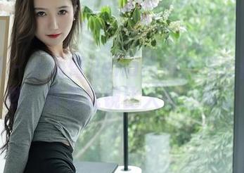 秀人网 - 小海臀Rena高清大理影像：果然，背景抢镜比人物强多了