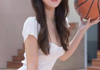 秀人网 - 熊吖BOBO写真：丝袜，让我想起来小时候的乞丐梦——就像我白天努力地遮掩自己！