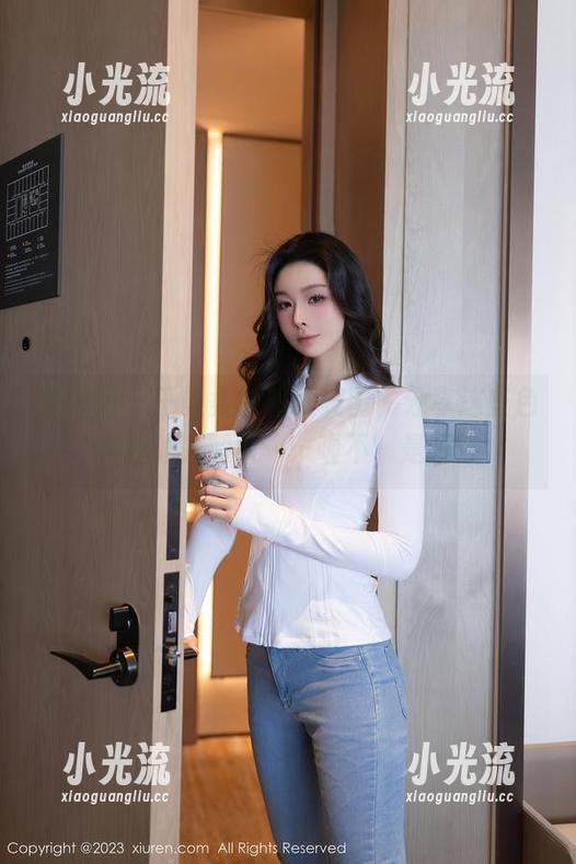 秀人网 - 王曼柔的和服美图，分享这些色调真让人赞叹……喔不，是眼馋