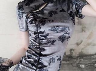 秀人网 - “白洁Bessie，清新美图，精选！”——是在说她的模特儿气质还是种清风拂面的感觉？