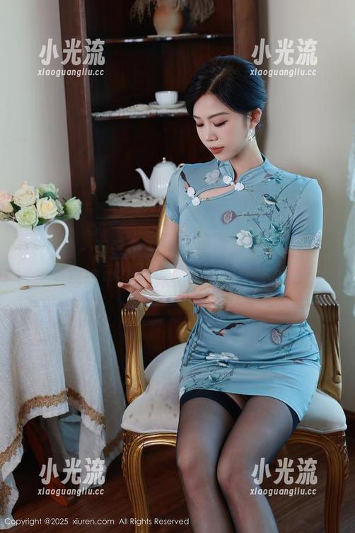 秀人网-蕾蕾醒了没 秀人网 - 万圣节来了,蕾蕾醒了没在这组写真中化身真实吸血鬼了不?