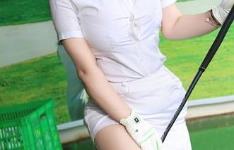 秀人网 - 不怕千万人，只怕赵惟依coco在天台上无圣光图集里玩疯！