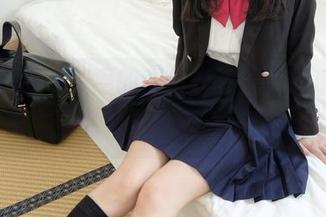 紧急企划 - 小恩的厚白丝资源，明明是展示衣服，更像是试探不为人知的边界。