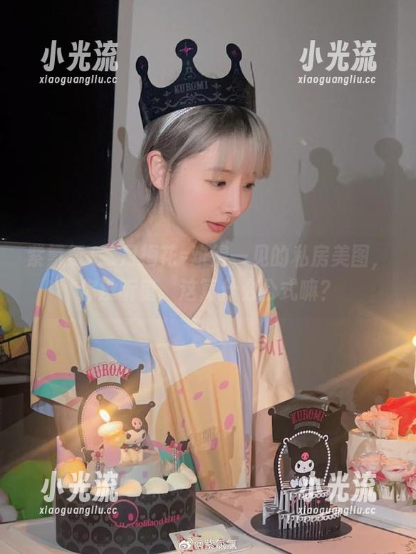 紫氯氯 紫氯氯+二月梅花=难得一见的私房美图,你没听错,这算什么公式嘛?