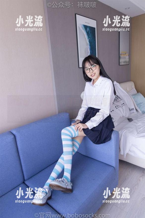 袜啵啵-小甜豆 袜啵啵 - 下载个小甜豆的肉丝写真集,你会被脚尖加固吸引吗?