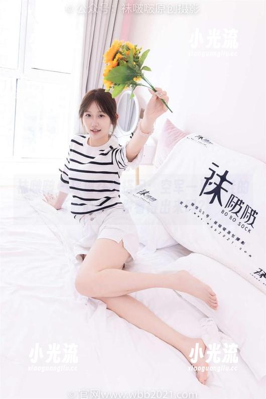 袜啵啵-瑶瑶 袜啵啵 - 瑶瑶在线搭配:空军一号板鞋的高清心机,你看得出来吗?