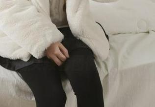 轰趴猫 - 小心一口气吸不完，Ellie艾栗栗的女孩套图微妙又撩人
