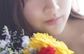 轰趴猫 - 观看曲曲穿蕾丝，突然想：天呐，这造型我敢不敢明天再穿出去？