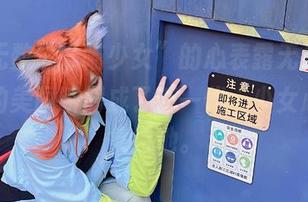 饲养无数个“喵少女”的心表露无遗，闪月半的美图瞬间成了新一代“少女心”的集结地。