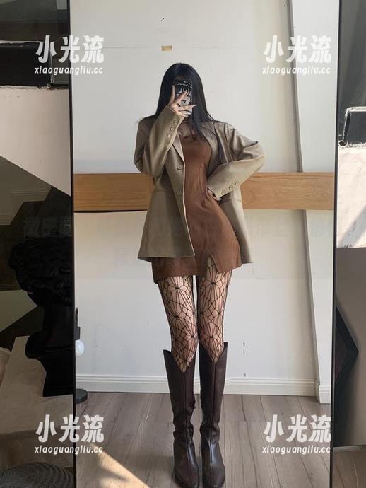 陈佩奇 微密圈 - 陈佩奇和她的白色吊带丝,悄悄释放出唯美的气息