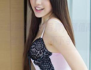 青豆客 - 谭晓彤黑白写真，颜值高不说，壁纸真心选不下手。