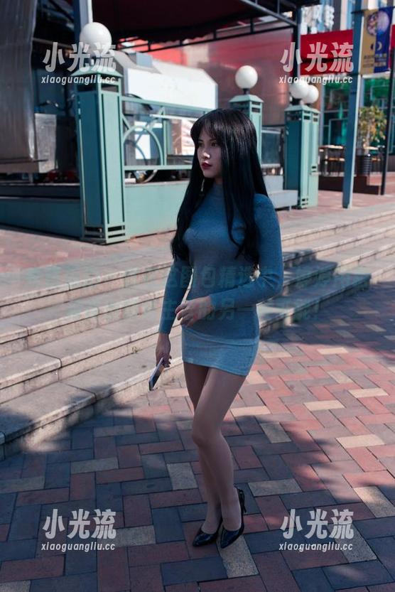 魔镜街拍-婷婷 魔镜街拍 - 就在这图包精选中,婷婷用粉裙说出销售主管的另一种可能!